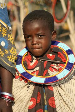 Masai jongetje in Tanzania van Gert-Jan Siesling