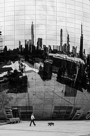 Reflecting skyline - Zwart-wit foto Rotterdam van FUNKYPIX