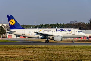 Lufthansa Airbus A319-100 met Jetfriends livery. van Jaap van den Berg