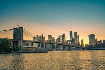 Zonsopgang boven New York City, Amerika van Patrick Groß