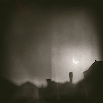 Solar Eclipse, Santiago Pascual Buye by 1x