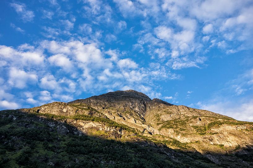 Berg in Norwegen van Rico Ködder