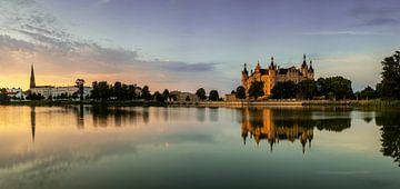 Schwerin- Schloss und Altstadt (Panorama) von Frank Herrmann