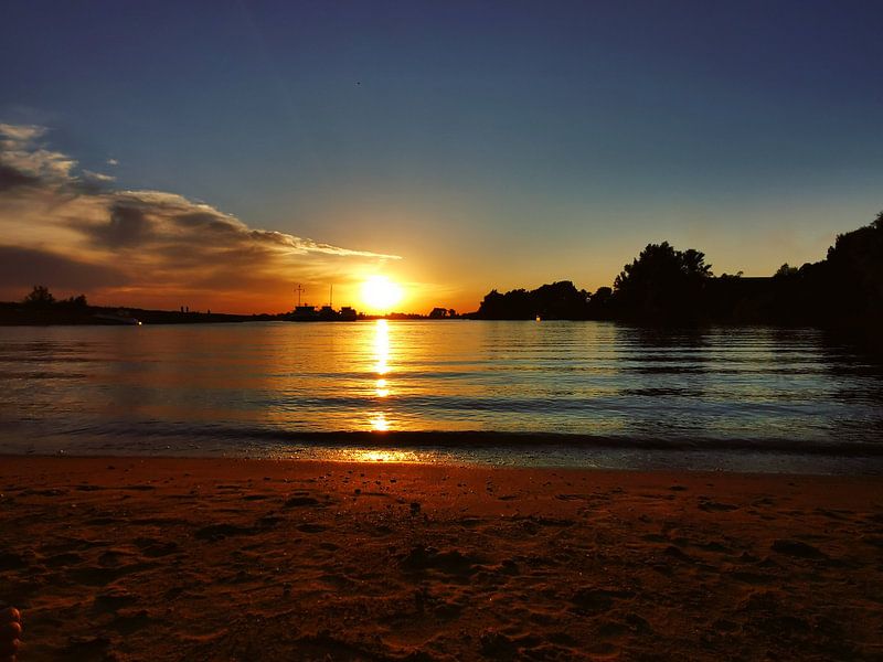 Summer by MadeByMars