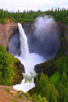 Helmcken Falls in Brits Columbia van Thomas Zacharias