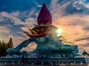 De Lotustempel bij Phon Phisai in Noord Thailand van Theo Molenaar thumbnail