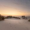 Club de surf sur la plage de Nes - Coucher de soleil entre les dunes d'Ameland sur KB Design & Photography (Karen Brouwer)