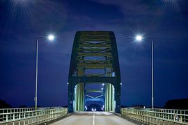 Nachtaufnahme der alten IJsselbrug bei Zwolle von Jenco van Zalk