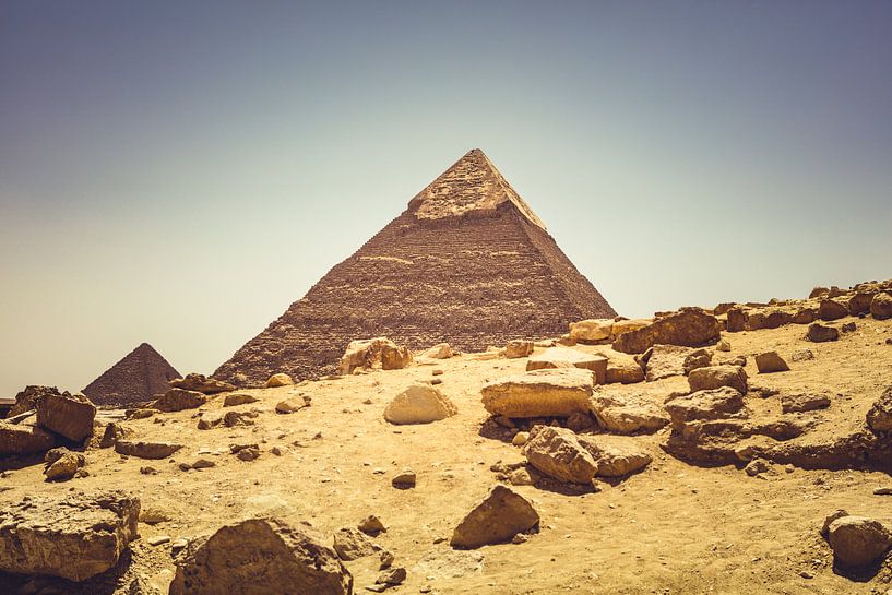 De Piramides in Gizeh gemaakt in de zomer van 2019  03 van FotoDennis.com | Werk op de Muur
