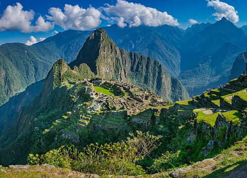 Prachtig panorama van de verborgen stad, Machu Picchu van Rietje Bulthuis