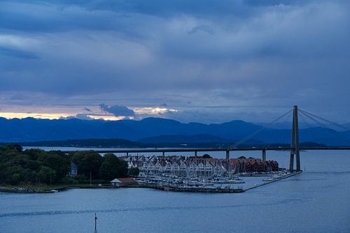 Fjordlandschaft bei Stavanger am frühen Morgen
