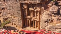 The Treasury in Petra van bovenaf (Jordanië) van Jessica Lokker thumbnail