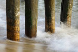 Vagues et brise-lames