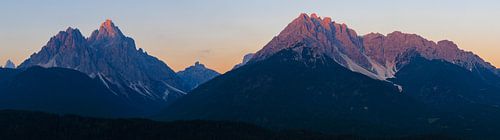 Mountain panorama at sunrise during golden hour | Dolomites, Italy