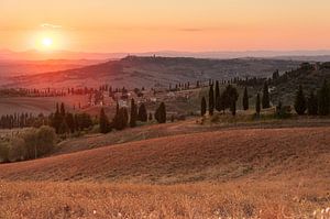 Toscaanse dorpjes bij zonsondergang - 2 van Damien Franscoise