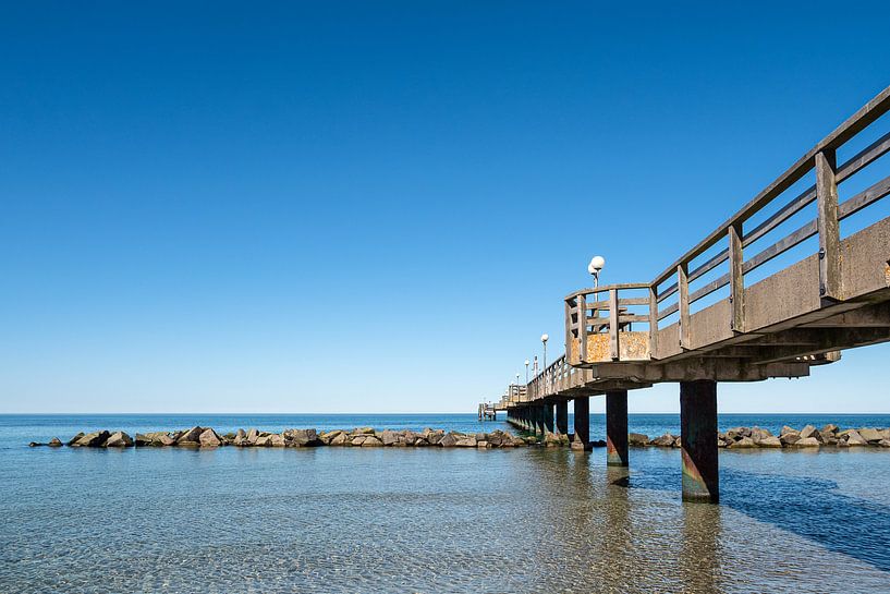Seebrücke an der Ostseeküste in Wustrow von Rico Ködder