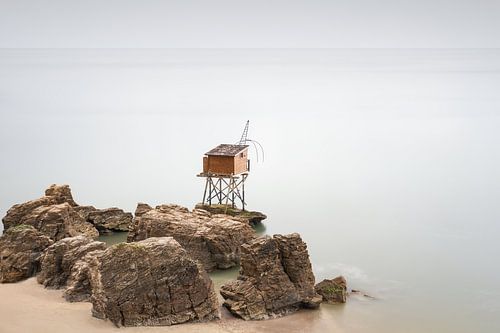 Stille Fischerhütte an der französischen Atlantikküste von Claire van Dun