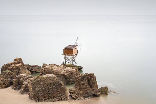Stille Fischerhütte an der französischen Atlantikküste