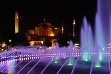Hagia Sophia in Istanbul  by night van Antwan Janssen