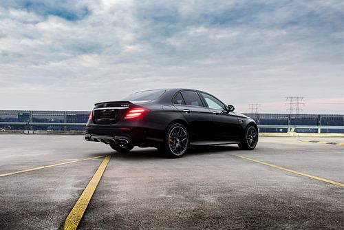 Mercedes E-63.S AMG V8