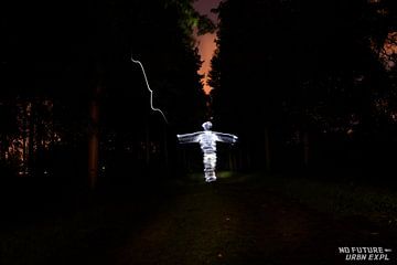 Lightpainting: Man on the Path van Jarno De Smedt