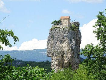 De Katskhi pilaar in Georgië