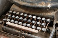 old rusty typewriter
