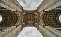 Arc de Triomphe from below by Michael Echteld thumbnail