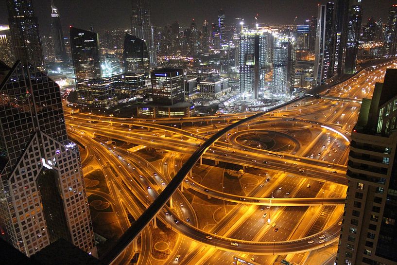 Dubai by Hello Pompoyo