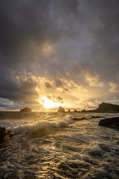 Zonsopgang over de zee van Guadeloupe van Fotos by Jan Wehnert