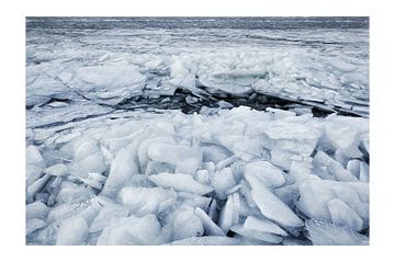 Crunching Ice 1 by Hans Soowijl