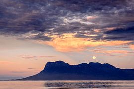 Supermond mit bewölktem Himmel von Richard Guijt Photography