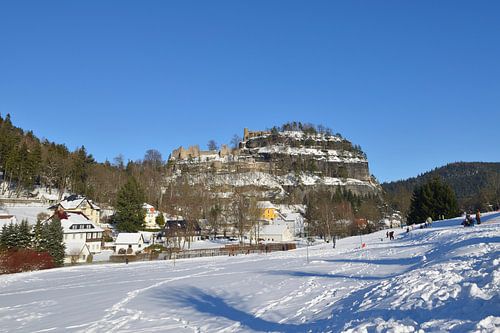 Vue sur Oybin dans les montagnes de Zittau