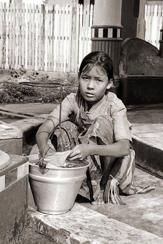 Rangoon-Girl 2 - Analogue photography!