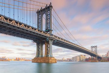 Manhattan Bridge - New York (USA) van Marcel Kerdijk