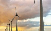 Éoliennes dans un parc éolien au coucher du soleil par Sjoerd van der Wal Photographie Aperçu
