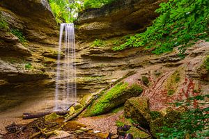 Chute d'eau dans les gorges de Pahler