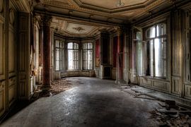 Decadent dining room by Perry Wiertz