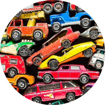 Speelgoedautootjes voor een jongenskamer van Wijnand Loven