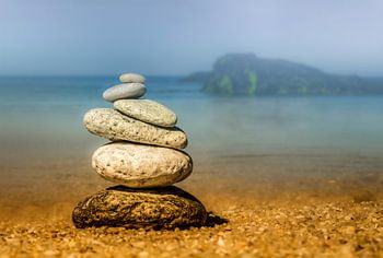 Méditation au bord de la mer