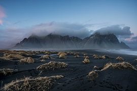 Stokksnes IJsland by Luc Buthker