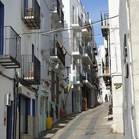 street in Peniscola (2) by joyce kool