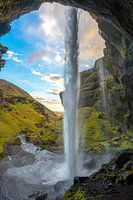 De Kvernufoss waterval in Zuid Ijsland