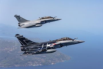 Rafale Solo Display Team 2022 boven Griekenland. van Jaap van den Berg