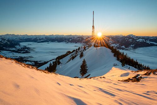 Zonsondergang in de Grünten met sneeuw