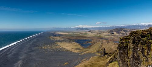 Blick auf den Schwarzen Strand von Dyrholaey aus