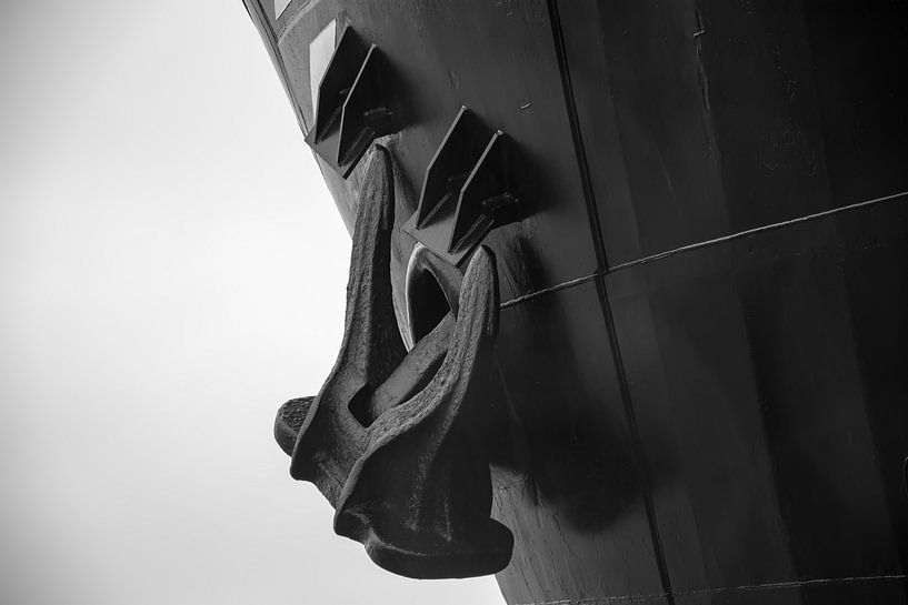 Anchor in port of IJmuiden by scheepskijkerhavenfotografie