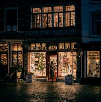 Magical shopping window by Gijs Koene
