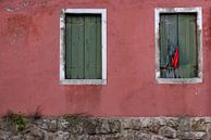 Geschlossene Fenster auf Burano von Andreas Müller Miniaturansicht