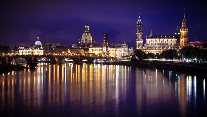 Elbe in Dresden, tijdens de nacht van Karel Pops